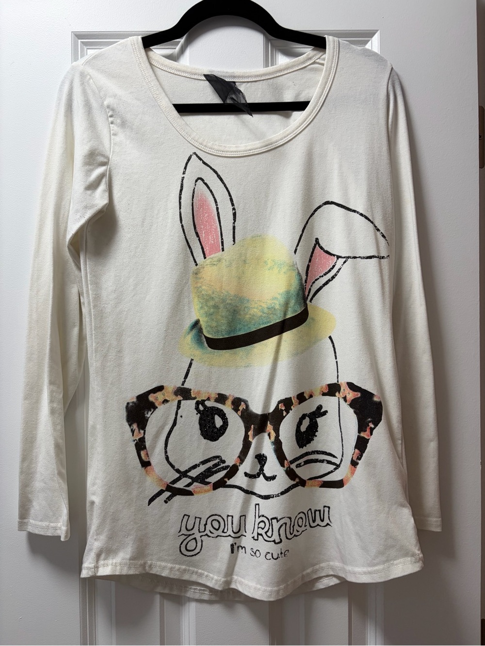 Oversized White Bunny Graphic Long-Sleeve Tee with Leopard Glasses